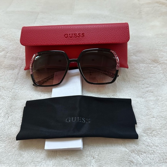 NWT- Guess Oversized Sunglasses - Picture 9 of 14